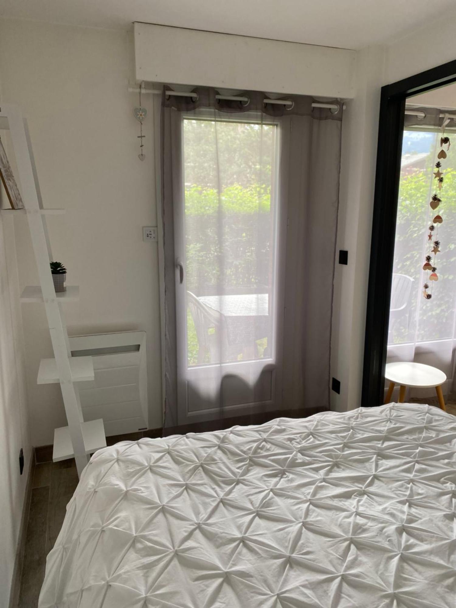Mont Blanc Holidays Dans Residence Avec Gardien Σαλάνς Εξωτερικό φωτογραφία